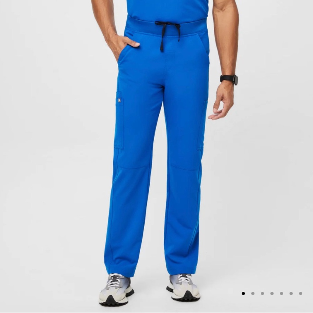 FIGS Axim Cargo MENS Scrub Pants Winning Blue Sz M 30” inseam